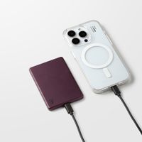 iDeal of Sweden Slim MagSafe Powerbank 5.000 mAh - Kabellose Powerbank - Cherry Lacquer