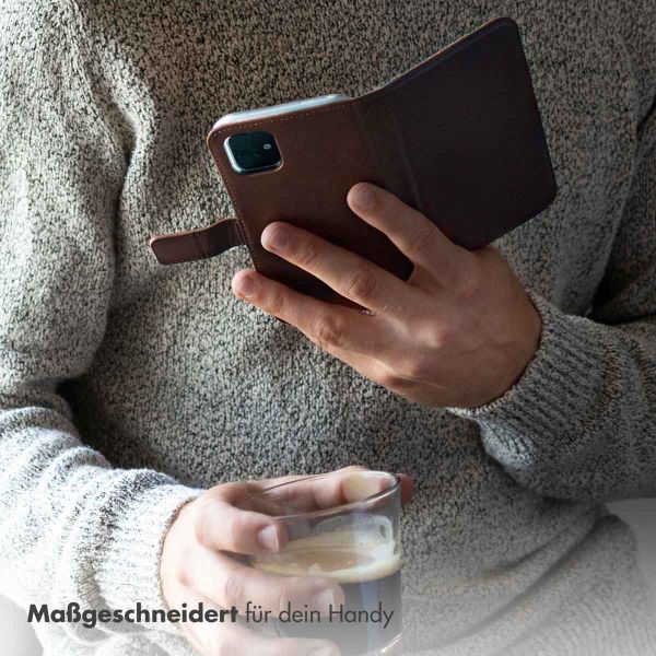 Selencia Echtleder Klapphülle Braun für das Apple iPhone 11 Pro Max