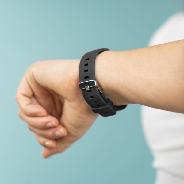 imoshion Silikonband für das Fitbit Inspire 2 - Schwarz