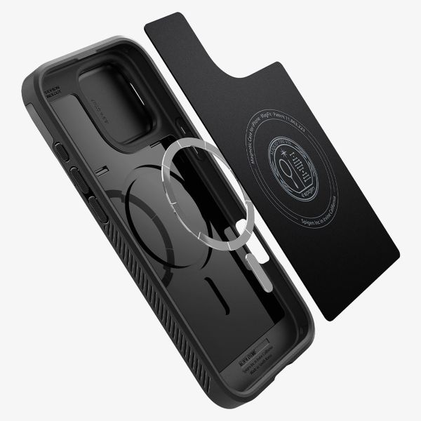 Spigen ﻿Optik Armor MagSafe für das iPhone 16 Pro - Schwarz