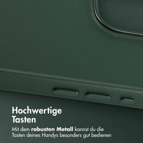 Accezz MagSafe Leather Backcover für das Apple iPhone 15 Pro Max - Cedar Green