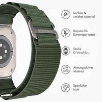 imoshion Nylon Alpine Armband für das  Apple Watch Series 1 t/m 11 / SE / Ultra (44/45/46/49 mm) - Grün