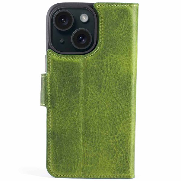 Wachikopa Magic Klapphülle 2-in-1 für das iPhone 15 - Forest Green