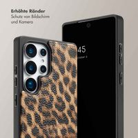 Selencia Nova Back Cover mit Kordel und Kartenhalter für das Samsung Galaxy S25 Ultra - Leopard