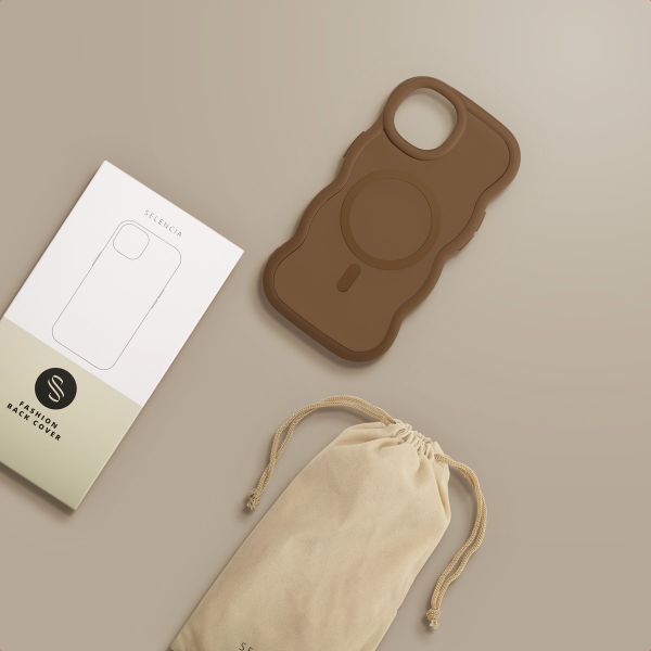 Selencia Wavy Backcover mit MagSafe Apple iPhone 14 / 13 - Mocha Brown