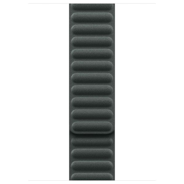 Apple Armband mit Magnetverschluss FineWoven für die Apple Watch Series 1-10 / SE / Ultra (2) - 42/44/45/46/49 mm - Größe S/M - Evergeen