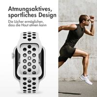 imoshion Sportarmband⁺ für das Apple Watch Series 1 bis 9 / SE (38/40/41 mm) | Series 10 / 11 (42 mm) - Größe M/L - Pure Platinum & Black