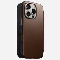 Nomad Modern Leather Folio Klapphülle für das Apple iPhone 16 Pro - Brown