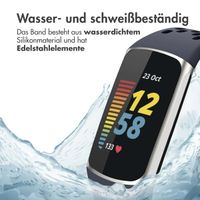 imoshion Silikon Sportarmband mit Löchern für die Fitbit Charge 5 / Charge 6 - Dunkelblau