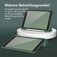 Accezz Smarte Klapphülle aus Silikon Apple iPad 6 (2018) 9.7 Zoll / iPad 5 (2017) 9.7 Zoll - Dunkelgrün