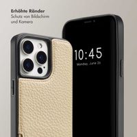 Selencia Nova Back Cover mit Kordel und Kartenhalter für das iPhone 15 Pro Max - Beige