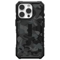 UAG Pathfinder Case für das iPhone 16 Pro - Midnight Camo