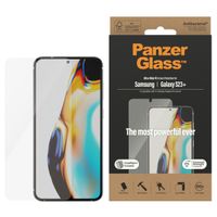 PanzerGlass Ultra-Wide Fit Antibakterieller Displayschutz mit Applikator Samsung Galaxy S23 Plus