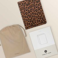 Selencia Sabi Klapphülle mit Leopardenmuster Apple iPad 11 (2025) 11 Zoll A16 / iPad 10 (2022) 10.9 Zoll - Mocha Brown