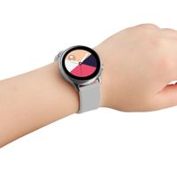 imoshion Silikonband für das  Samsung Galaxy Watch 4 / 5 / 6 / 7 / FE (20 mm) - Hellgrau