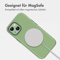 imoshion Color Backcover mit Thin MagSafe Ring Apple iPhone 15 - Dunkelgrün