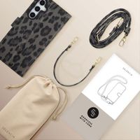 Selencia Sabi Klapphülle mit Leopardenmuster Samsung Galaxy A36 / A56 - Midnight Black