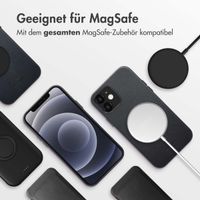 Accezz MagSafe Leather Backcover für das iPhone 12 (Pro) - Onyx Black