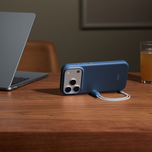 Beats Kickstand-Hülle mit MagSafe und Kamera-Steuerung Apple iPhone 17 Pro - Bedrock Blue