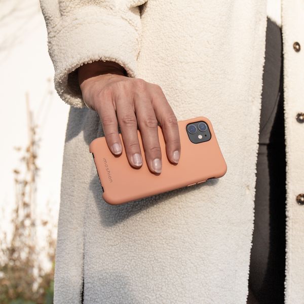 imoshion Color Backcover mit abtrennbarem Band Apple iPhone 12 (Pro) - Peach