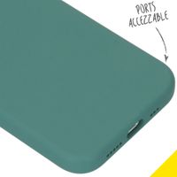 Accezz Liquid Silikoncase Apple iPhone 12 (Pro) - Dunkelgrün