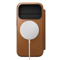 Nomad Modern Leather Folio Klapphülle Apple iPhone 17 Pro - English Tan