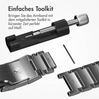 Accezz Mattes Titanstahlarmband für das  Apple Watch Series 1 t/m 9 / SE (38/40/41 mm) | Series 10 / 11 (42 mm) - Silber