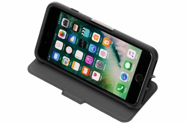 OtterBox Strada Klapphülle Schwarz für das Apple iPhone 8 Plus / 7 Plus