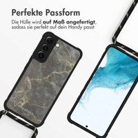 imoshion Design Hülle mit Band für das Samsung Galaxy S22 - Black Marble