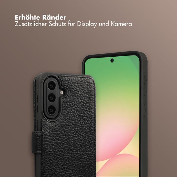 Selencia Riva Bookcase mit MagSafe und Handgelenkband Samsung Galaxy A57 (5G) - Schwarz