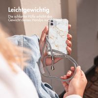 imoshion Design Hülle mit Band für das iPhone 13 Pro - White Marble