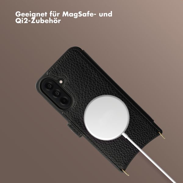Selencia Riva Bookcase mit MagSafe und Handgelenkband Samsung Galaxy A37 (5G) - Schwarz