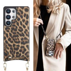 Selencia Nova Back Cover mit Kordel und Kartenhalter für das Samsung Galaxy S25 Ultra - Leopard