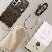 Selencia Nova Croco HandyHülle mit Kordel und Kartenhalter Samsung Galaxy S26 - Dark Olive