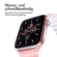 imoshion Silikon-Magnetarmband für die Apple Watch Apple Watch Series 1 bis 10 / SE / Ultra (2) (44/45/46/49 mm) - Rosa / Weiß