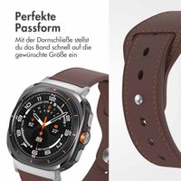 imoshion Lederarmband für die Samsung Galaxy Watch Ultra (2024/2025) - Dunkelbraun