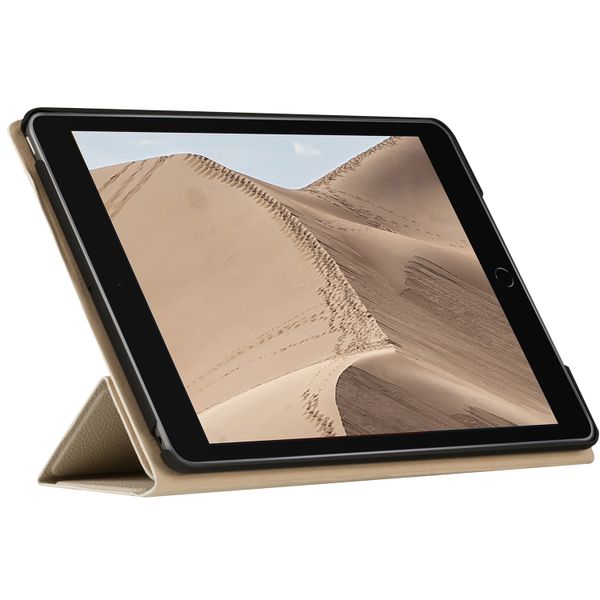 dbramante1928 Milan Bookcase für das iPad 9 (2021) 10.2 Zoll / iPad 8 (2020) 10.2 Zoll / iPad 7 (2019) 10.2 Zoll - Sand Dune