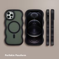 Selencia Wavy Backcover mit MagSafe Apple iPhone 12 (Pro) - Schwarz