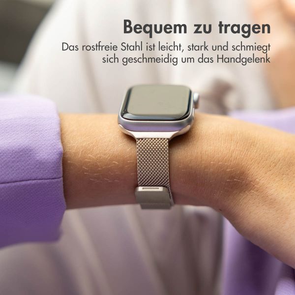 imoshion Mailandisches schlankes Armband für das  Apple Watch Series 1 t/m 9 / SE (38/40/41 mm) | Series 10 / 11 (42 mm) - Champagne