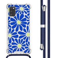 imoshion Design Hülle mit Band Samsung Galaxy A41 - Cobalt Blue Flowers Connect