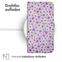 imoshion ﻿Design Klapphülle für das Samsung Galaxy S22 - Purple Flowers