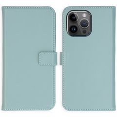 Selencia Echtleder Klapphülle für das iPhone 15 Pro Max - Air Blue