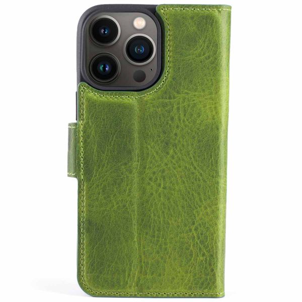 Wachikopa Magic Klapphülle 2-in-1 für das iPhone 15 Pro - Forest Green