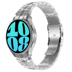 Accezz Steel Band für das  Samsung Galaxy Watch 4 / 5 / 6 / 7 / FE (20 mm) - Silber