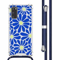 imoshion Design Hülle mit Band Samsung Galaxy S20 - Cobalt Blue Flowers Connect