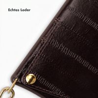 Selencia Nova Echtleder Backcover mit Kartenhalter Apple iPhone 17 - Dark Chocolate