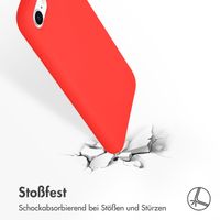 Accezz Liquid Silikoncase Rot für das iPhone SE (2022 / 2020) / 8 / 7