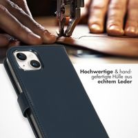 Selencia Echtleder Klapphülle für das iPhone 15 - Blau