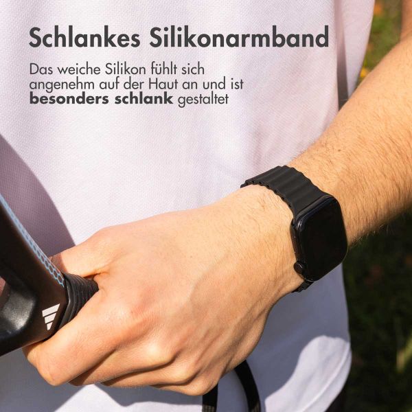 imoshion Athletic Silikonarmband für das  Apple Watch Series 1 t/m 9 / SE (38/40/41 mm) | Series 10 / 11 (42 mm) - Schwarz