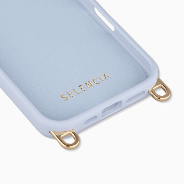 Selencia Rivièra MagSafe Backcover mit abnehmbaren Haken für das Apple iPhone 17 - Powder Blue + Bold Chain Handykette - Gold
